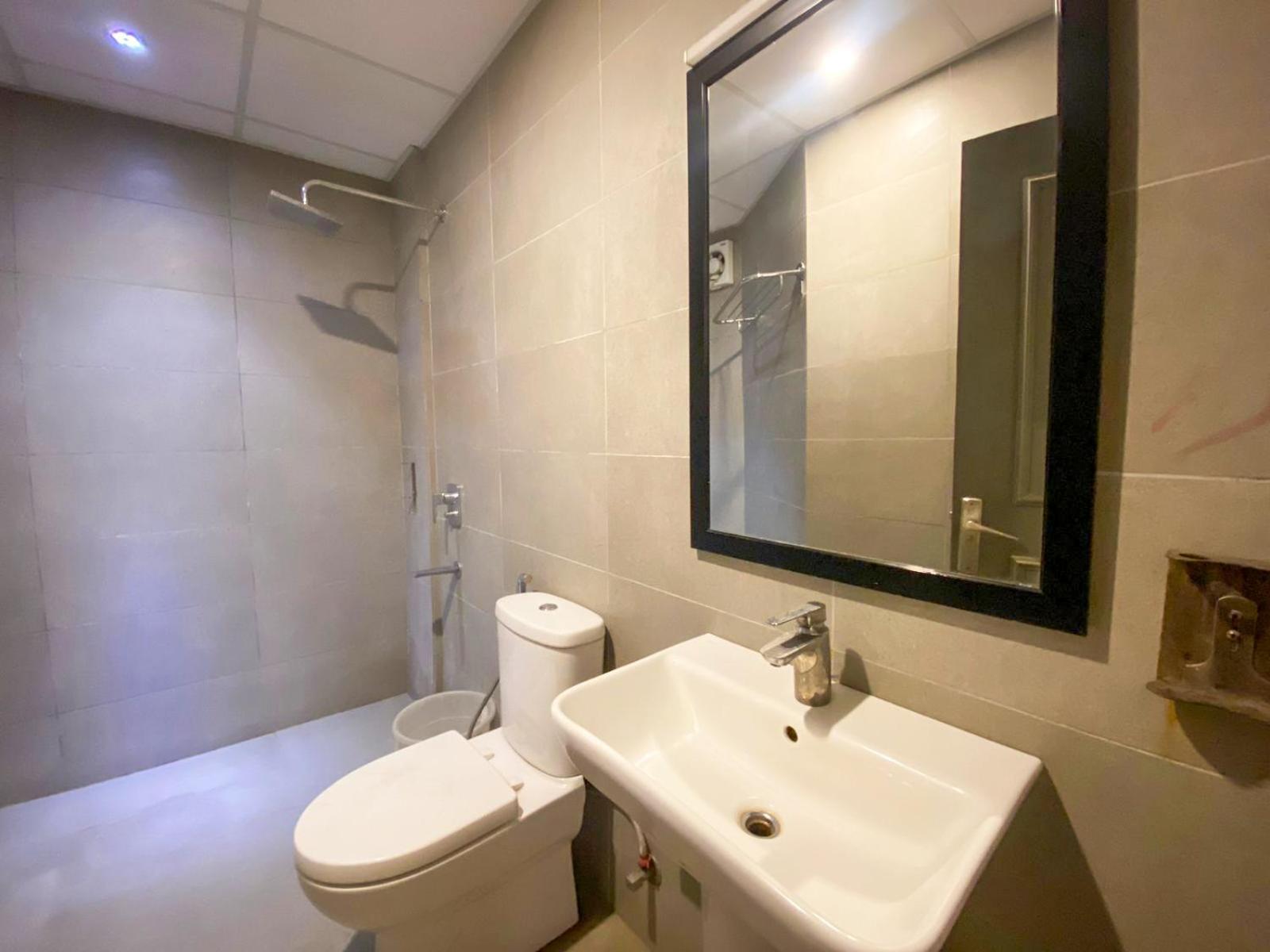 פארידבד Hotel Crown Inn מראה חיצוני תמונה